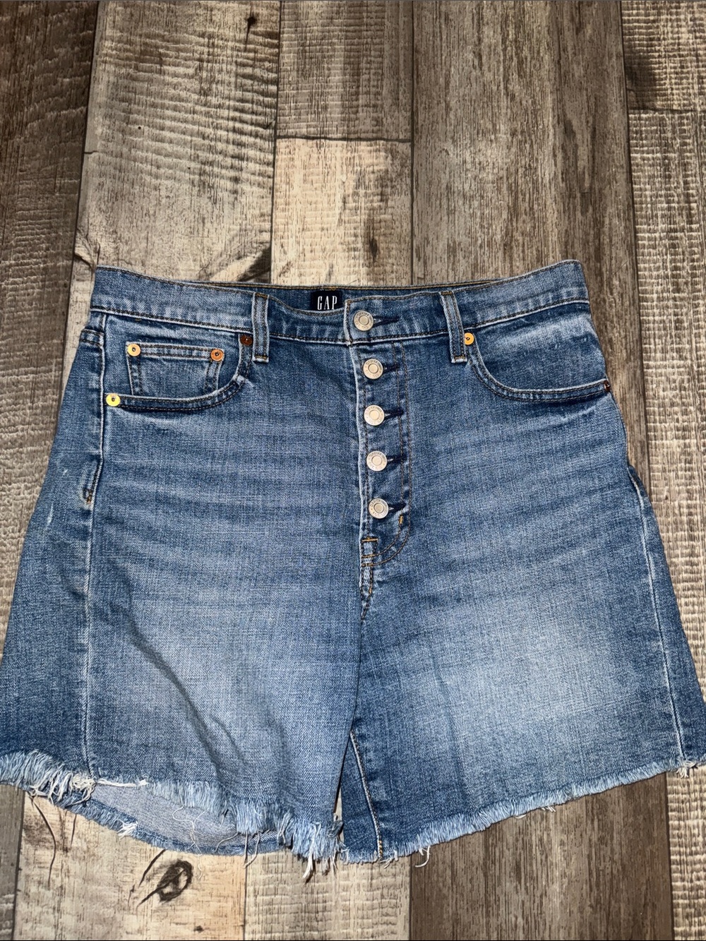 GAP Button-Fly Frayed Hem Denim Skirt - size 27-(30)
